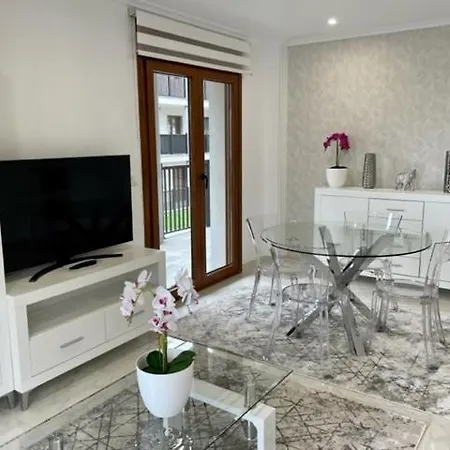 Areoura Luxury Apartment *
