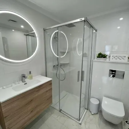 Areoura Luxury Apartment *